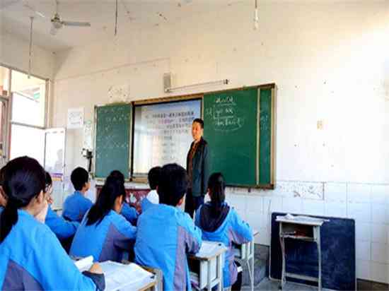 学生成绩管理与分析软件：好用免费系统软件，提供数据与技巧指导