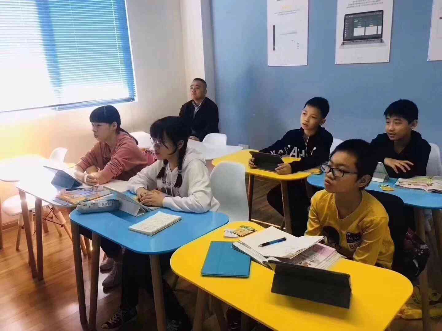 松鼠教育——专业智适应培训学校，加盟首选，助力教育培训新篇章