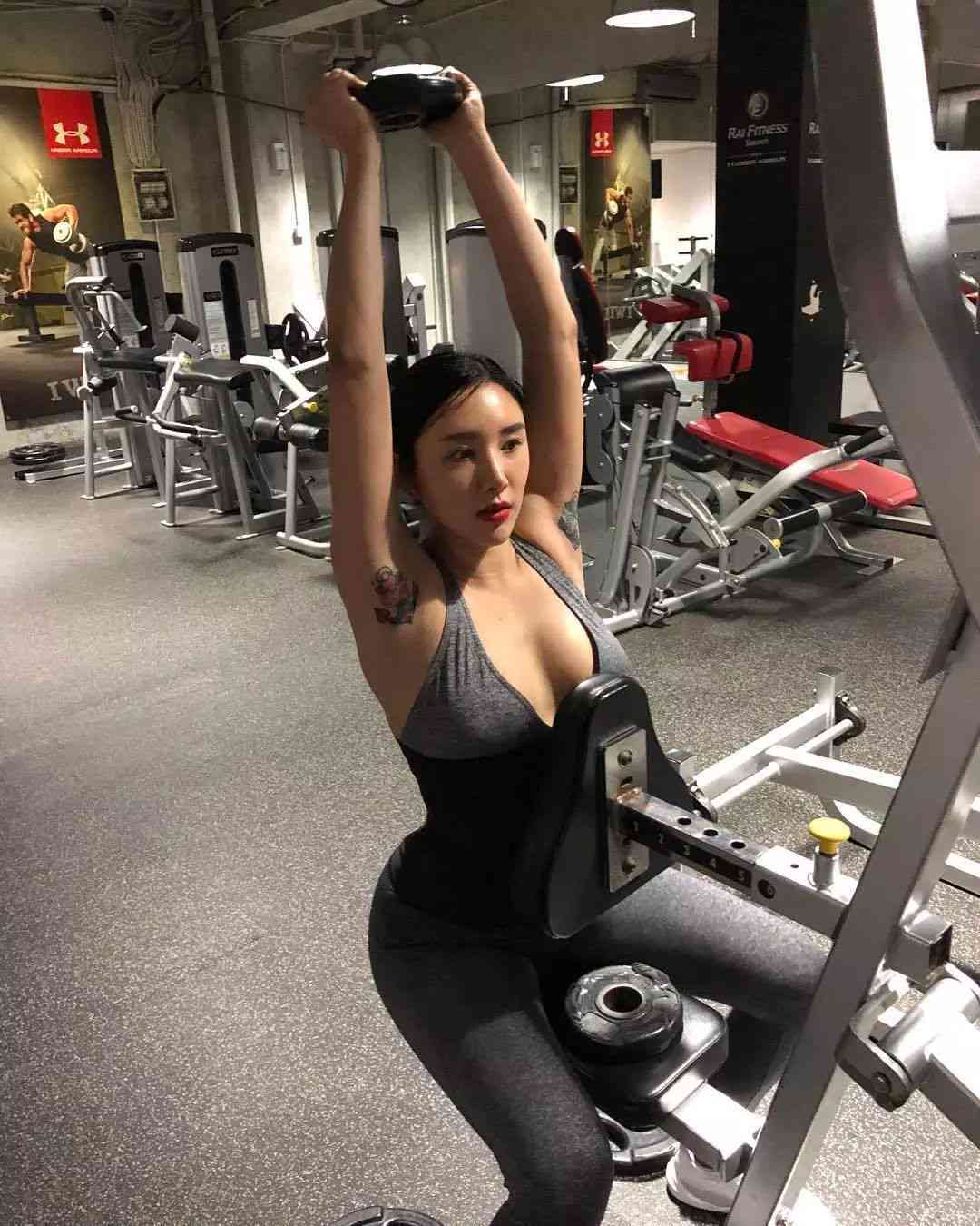 健身海报素材：塑造完美身材、燃脂塑形、健生活一站式资源大     