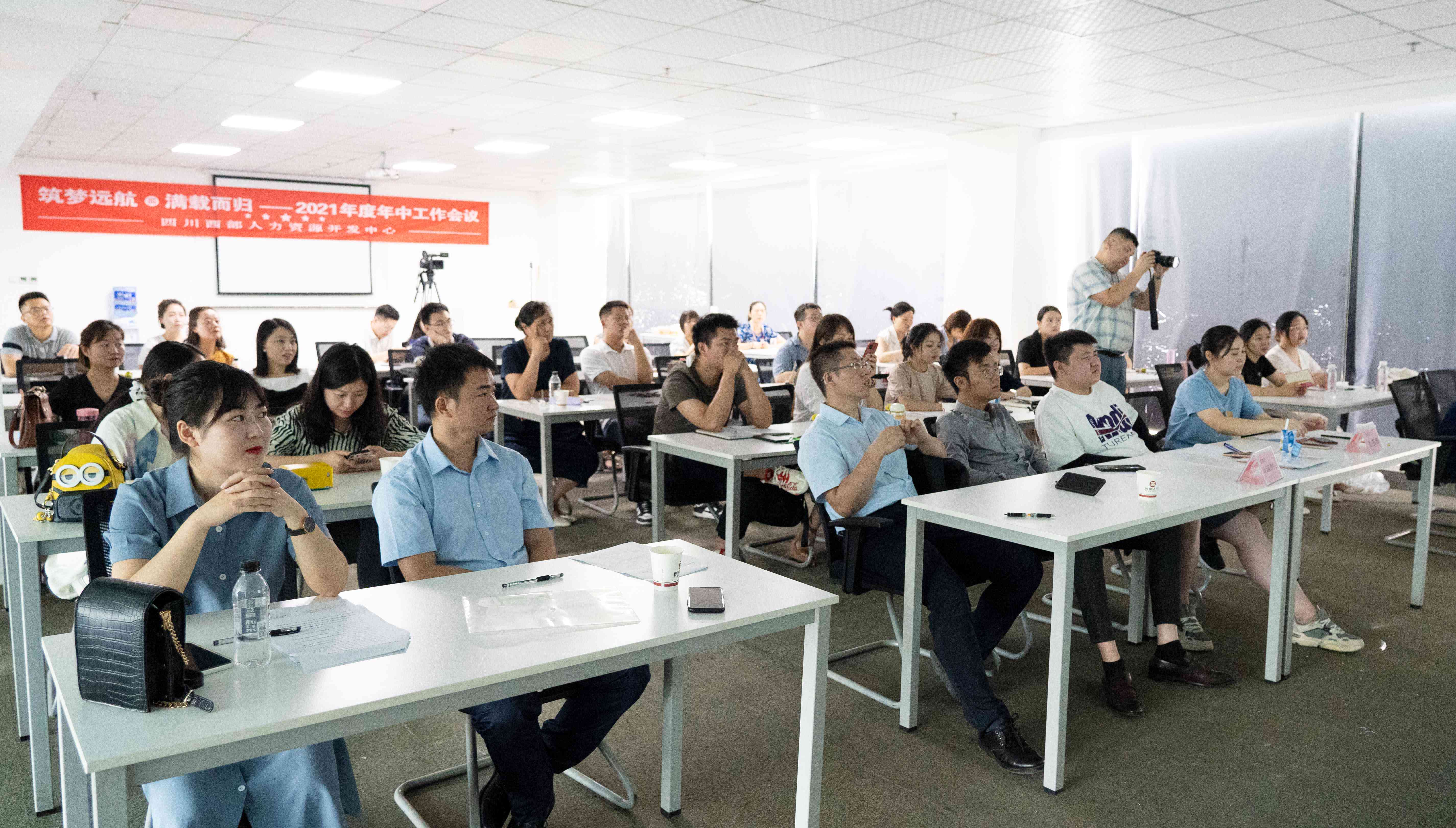 成都免费再就业培训项目：覆多行业技能提升，助力求职者全面发展