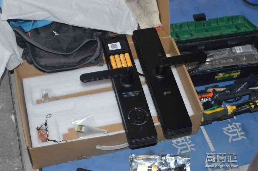 AI生成宝宝锁：智能监控与安全保护新科技全面解读