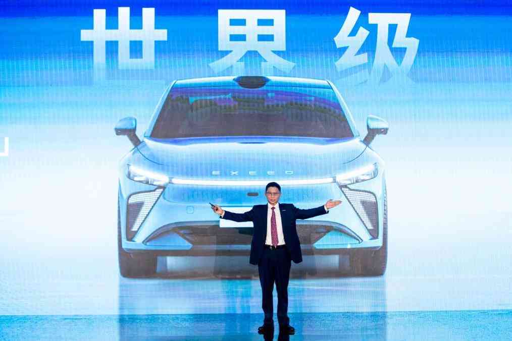 AI驱动工业设计：探索生成模型在产品创新中的应用与解决方案