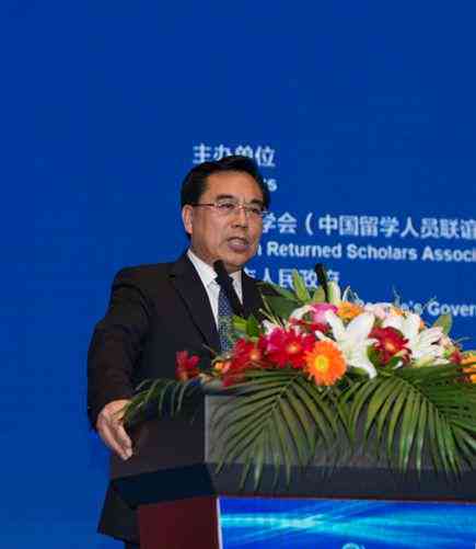 青岛AI绘画与摄影培训班费用解析：涵课程价格、教学质量与实用技能对比