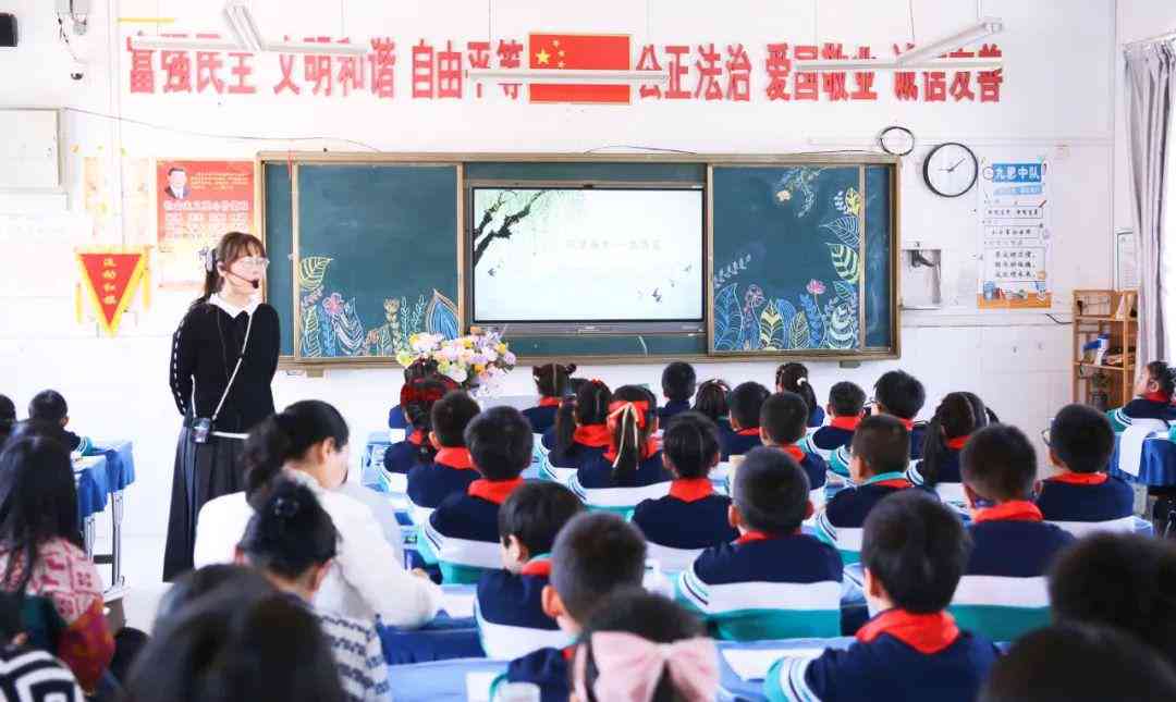 信阳设计师工资待遇与就业前景：设计培训招聘收入分析