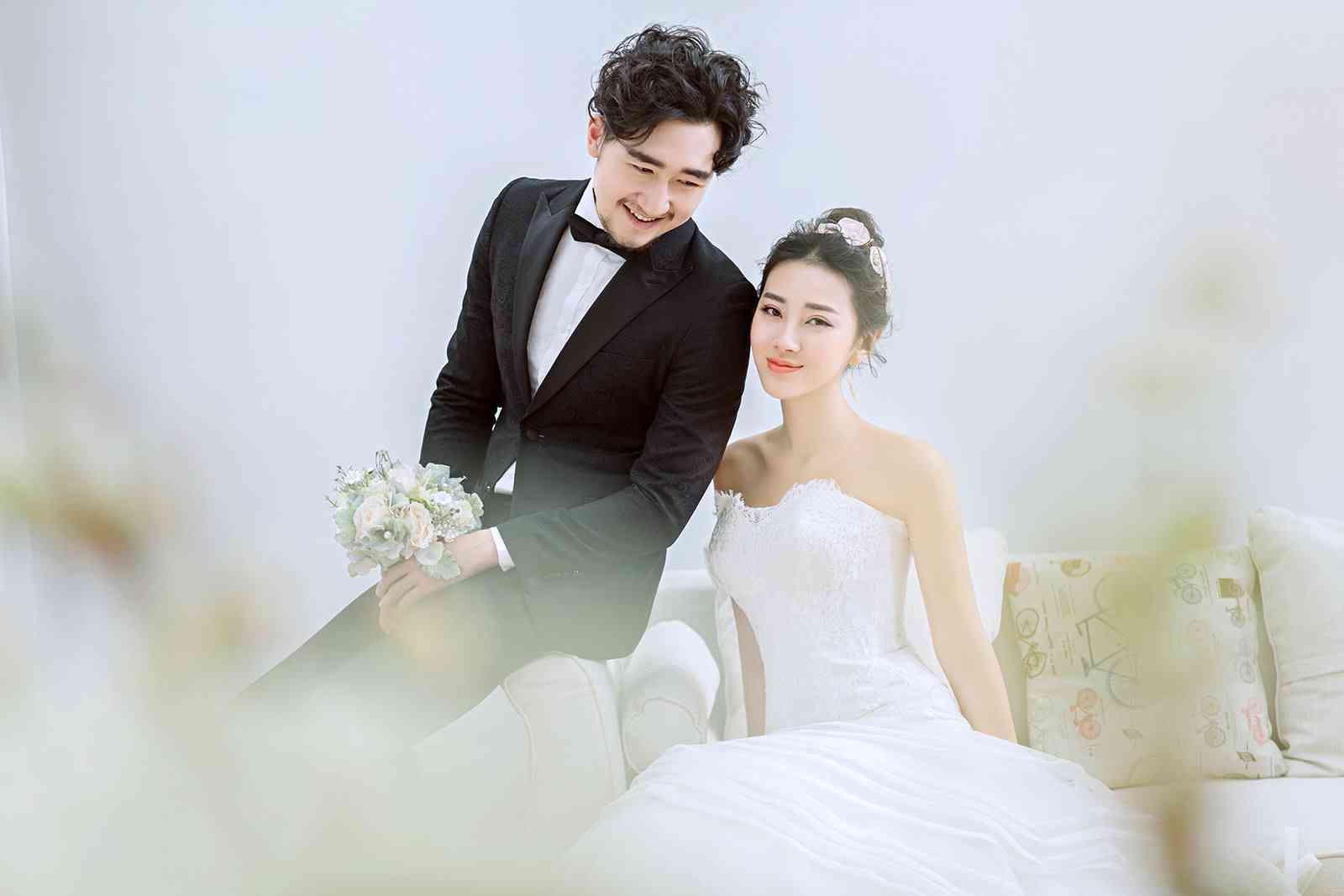 一键生成结婚照：最新婚纱照软件教程，让你自己轻松打造抖音婚照风格
