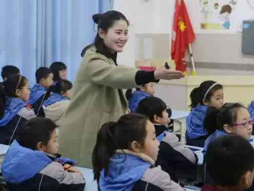 最新版智能学生评语生成器：全自动期末助手，免费安软件生成最新评语