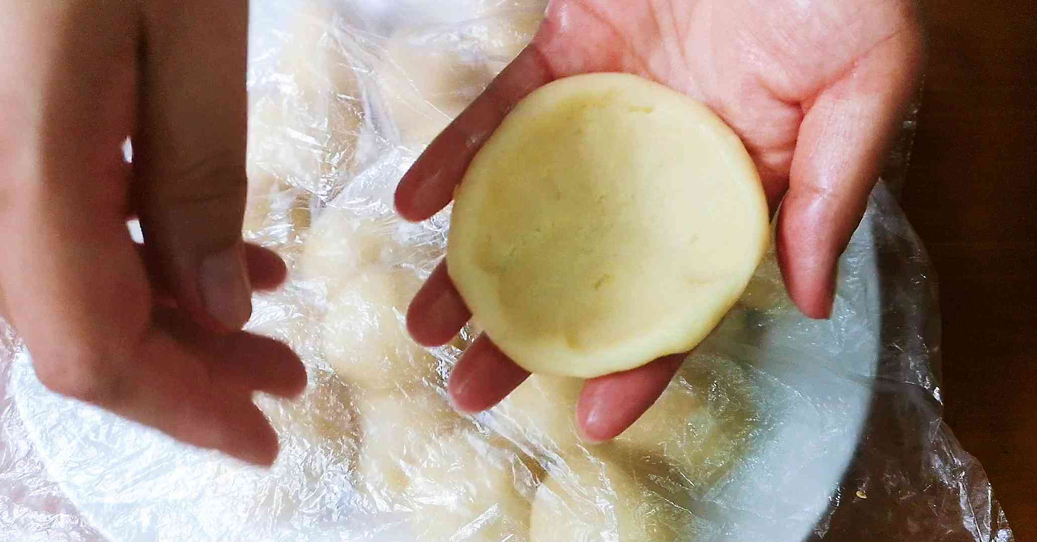ai软件中形状生成工具能直接上色吗