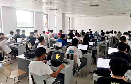 驻马店ai软件培训学校怎么样：收费详情与今日软件工程学院、公司动态一览