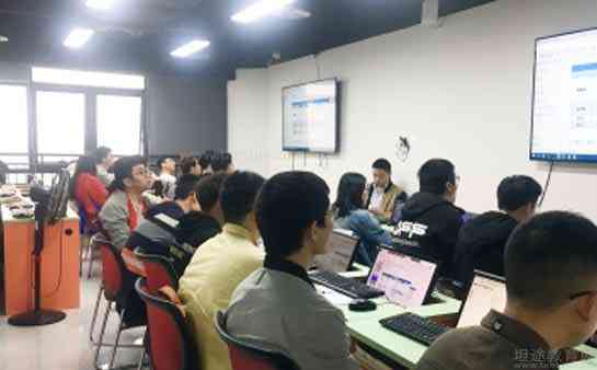 达内线下人工智能办公教育培训班——打造智能办公培训领域的专业机构