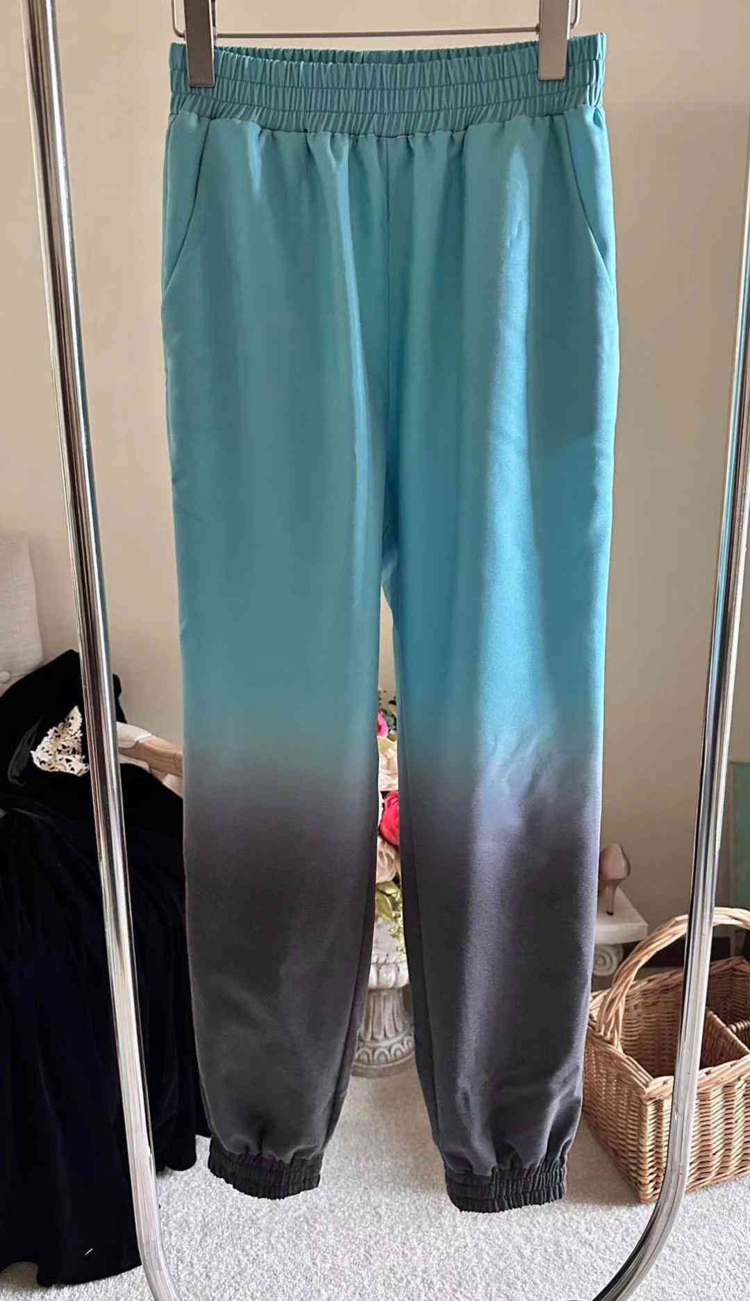 如何确保生成式AI应用在行业落地后再发布：行业怎么看待这一策略