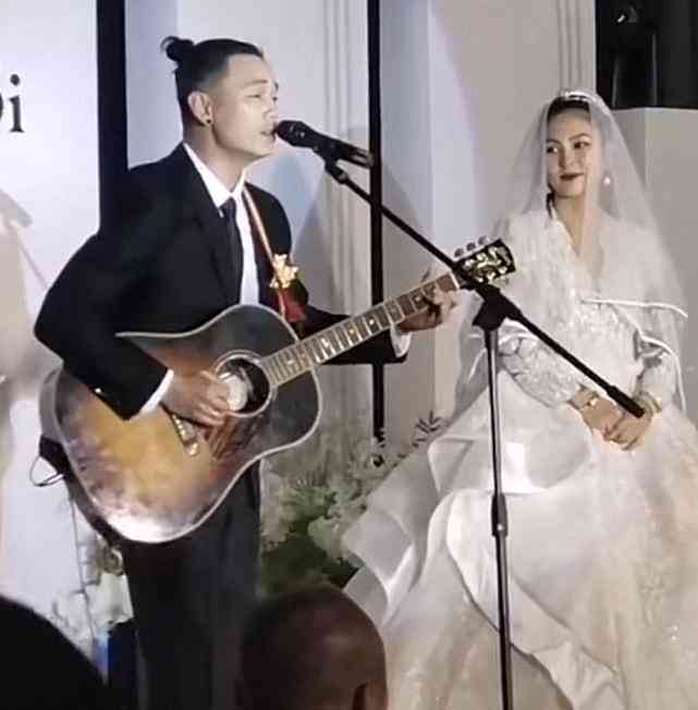 婚礼之选：新娘的美丽瞬间，我们书写福爱情的婚纱文案与高级句子