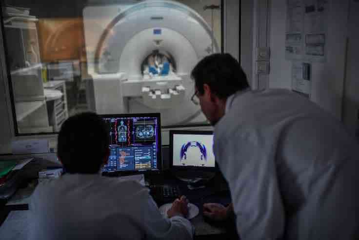 AI辅助核磁共振检测：报告生成速度与常规检查流程全面解析
