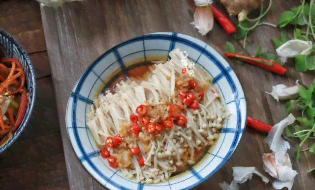 全方位掌握香辣金针菇：从家常做法到精选零食，满足你的所有口味需求
