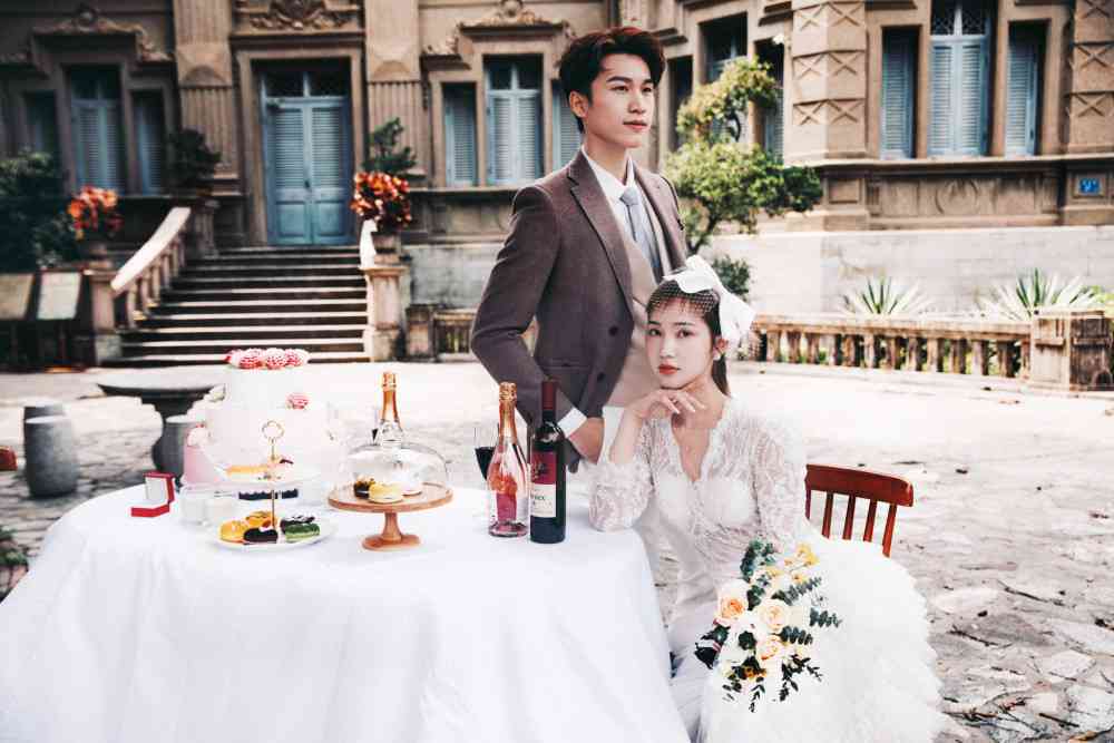 婚纱照搞笑：创意文案与风格配文集锦