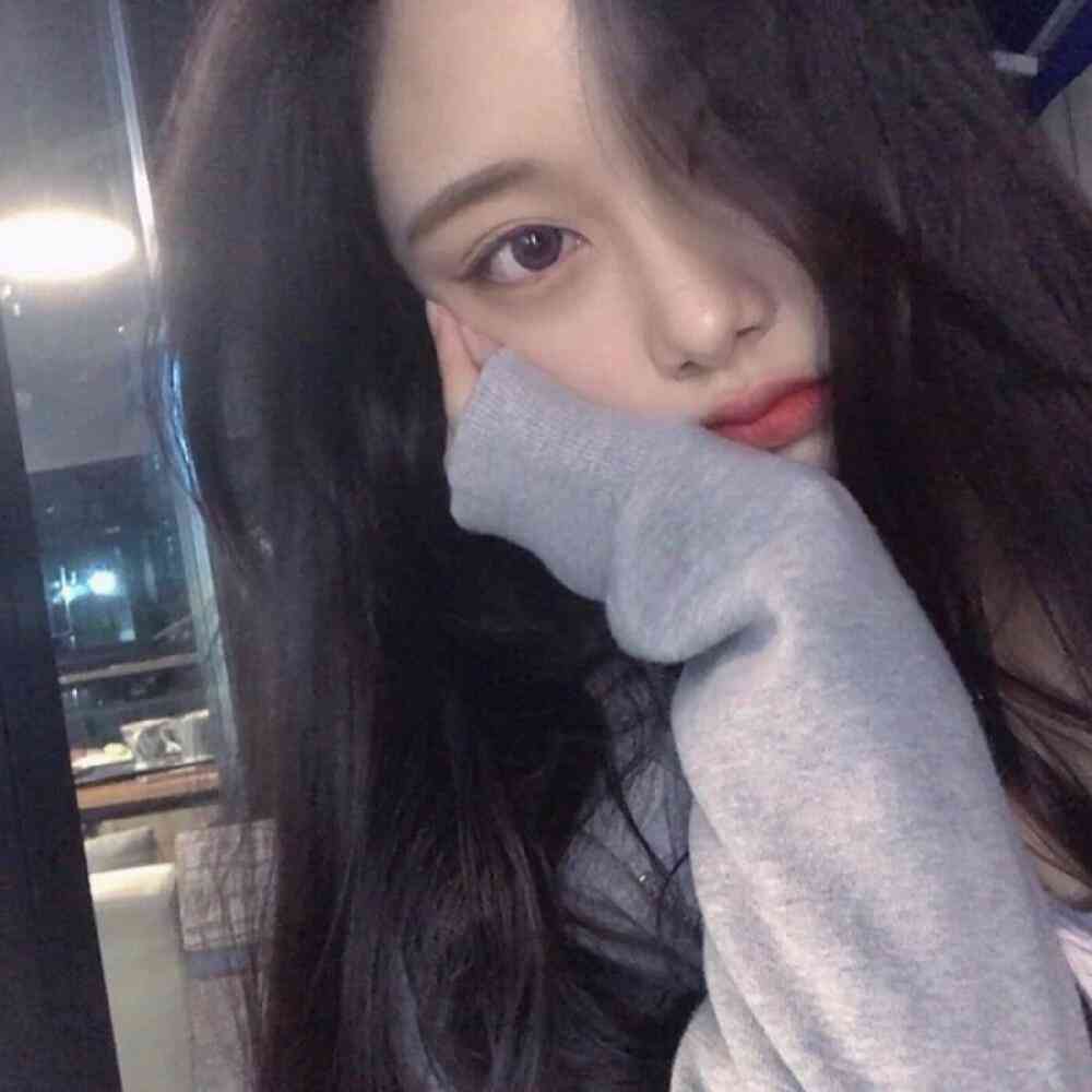 高清可爱女生头像：真人宠物小动物陪伴，爱的馨女头精选
