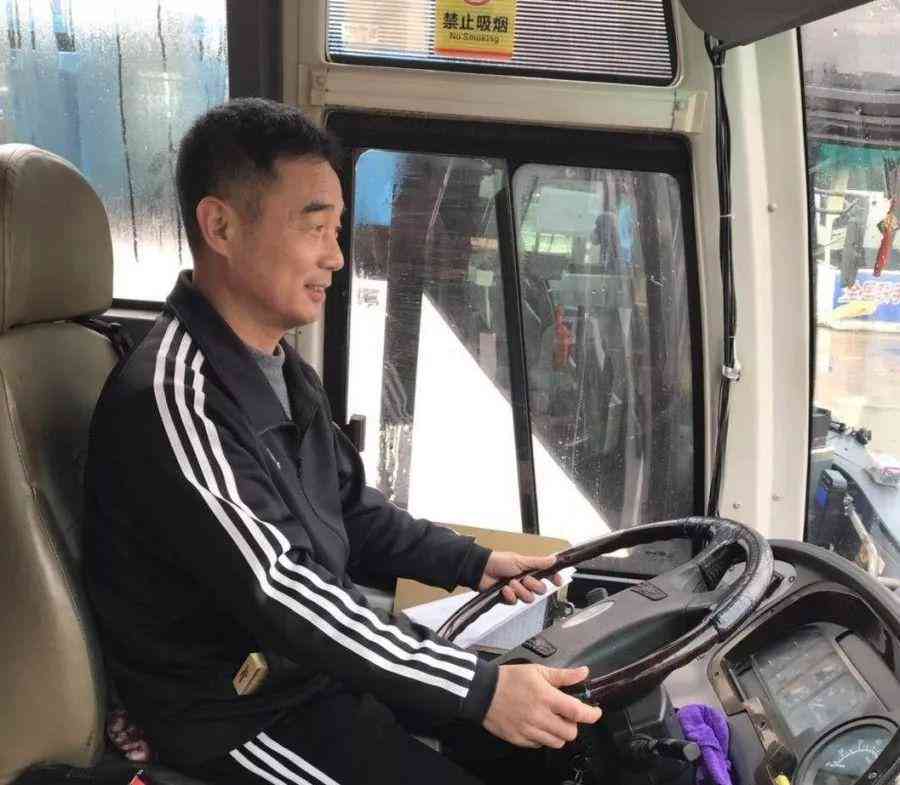 小清新女生头像：可爱爱心设计，多款风格任选，打造个性社交形象
