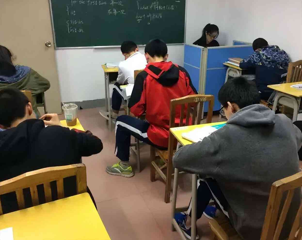 AI游戏脚本编写指南：从基础入门到高级实战技巧