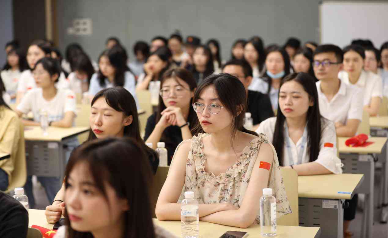 数字媒体实训报告总结：800字1500字3000字写作指导与范文精选