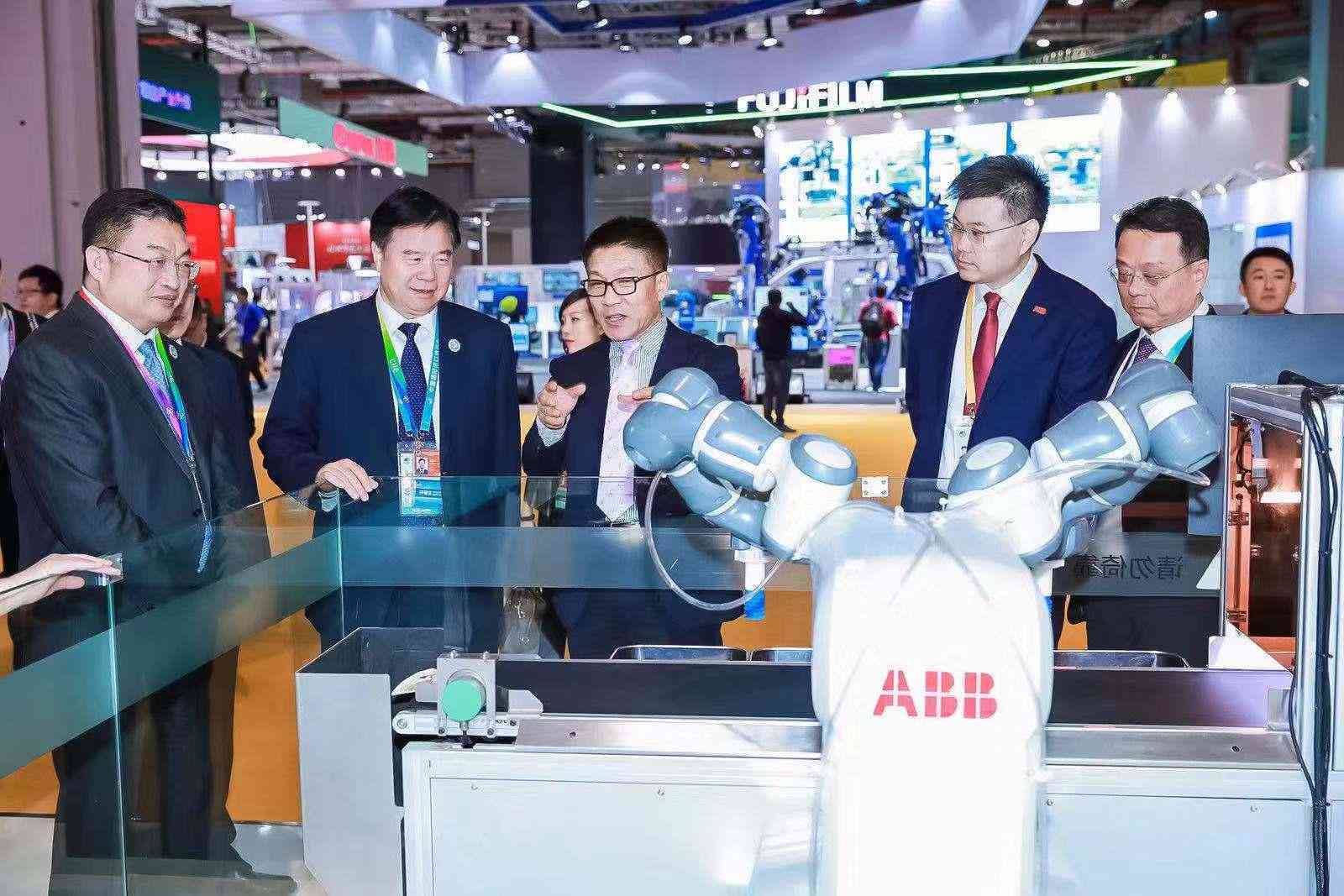 开放智能架构：构建全方位人工智能技术平台体系