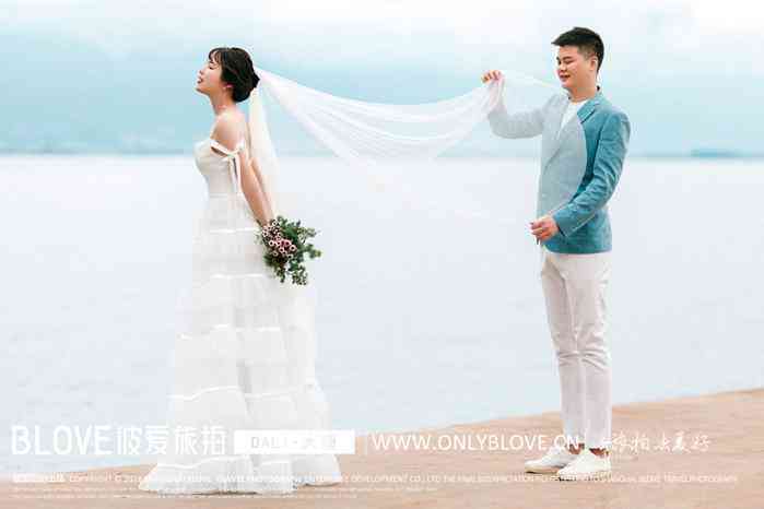 我们打造美的婚纱设计，记录爱情福的婚纱照瞬间——专属你的婚礼文案短句