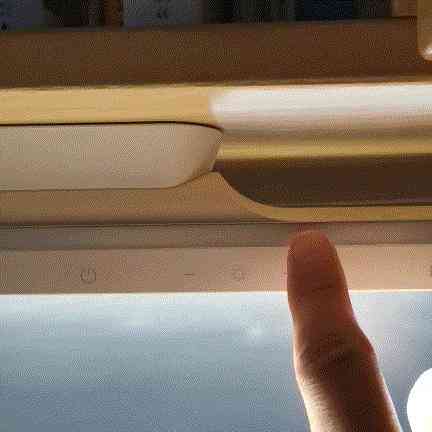 全方位评测：智能阅读台灯性能、功能与用户使用体验指南