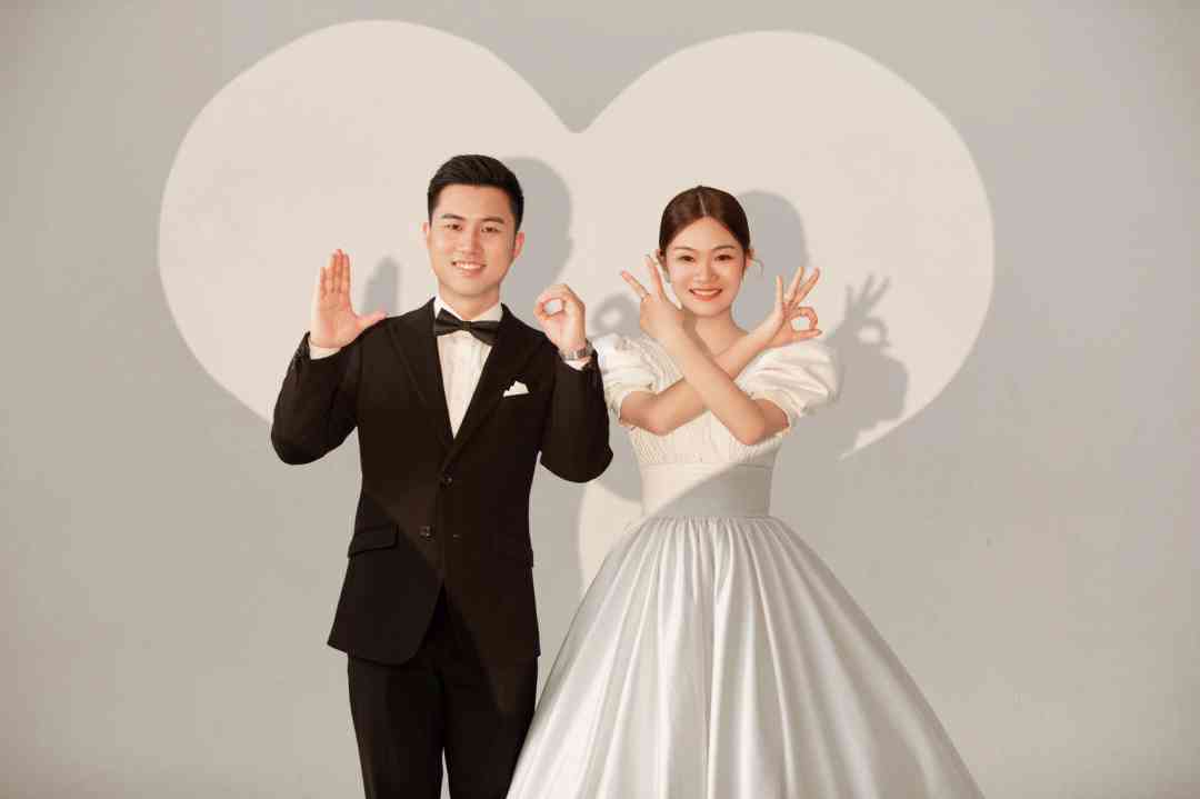 情侣婚纱ai合照文案：浪漫短句、朋友圈福语句及简短福