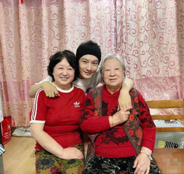 打造独特文玩朋友圈文案：涵各类文玩收藏分享技巧与创意句子大全