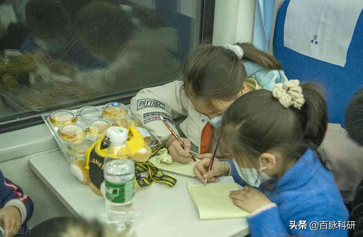论文写作助手：AI科研神器，助力学与科研，轻松使用提升论文写作效率