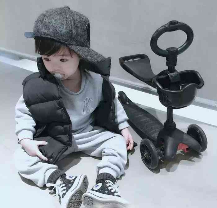 爱的见证：情侣可爱宝宝头像，小孩的纯真展现