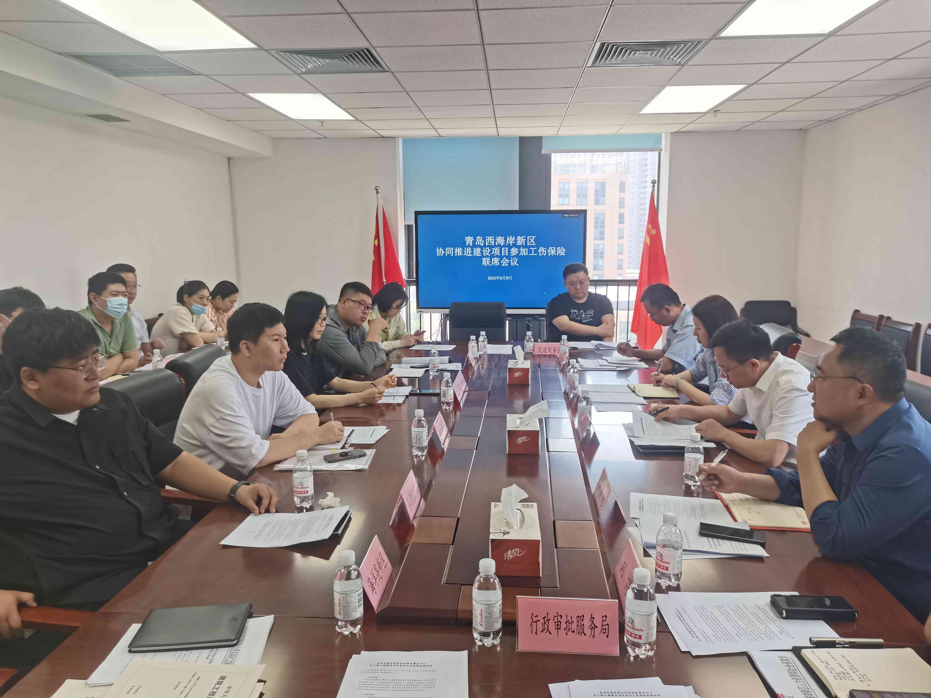 青岛工伤认定地址查询：官方网站与电话，认定处地址及咨询热线