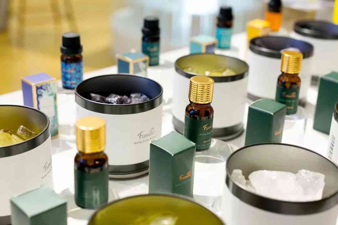 香水调香师专属设计：打造独特个性香氛艺术