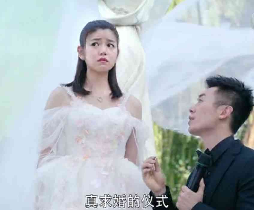 情侣专属：封面文案素材，打造高质量爱情故事集锦