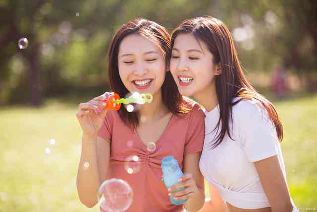 全方位姐妹素材汇编：涵亲情、友情、生活点滴，满足各类创作需求