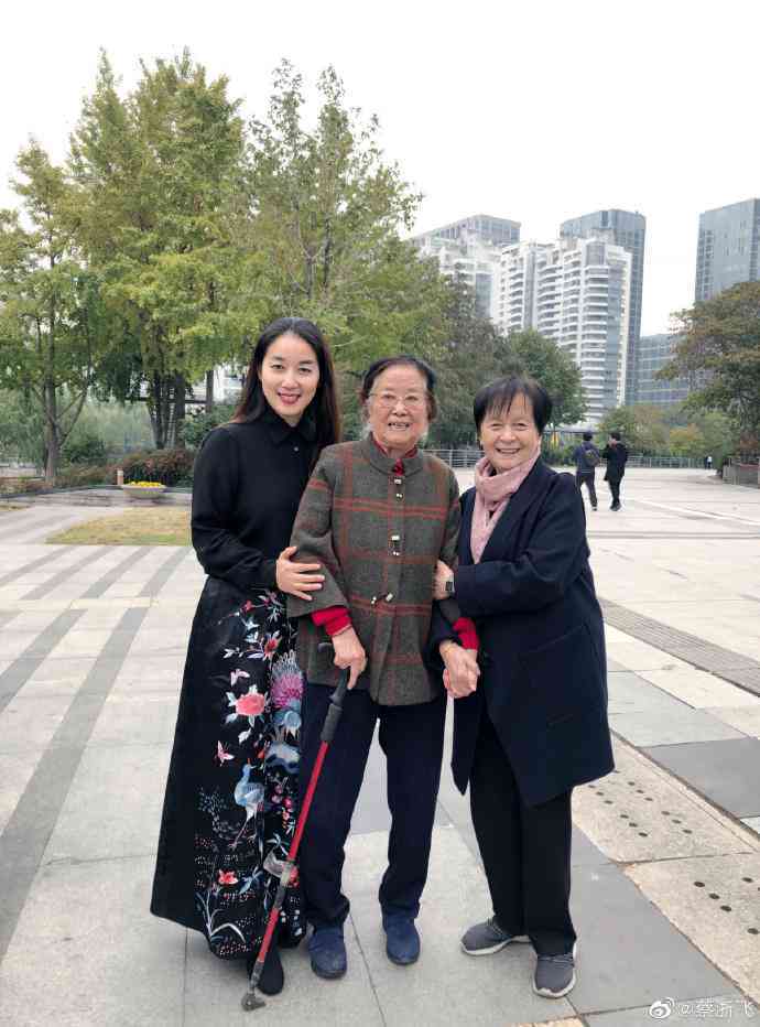 如何撰写与弟弟合照的创意AI文案：涵多角度相关搜索指南