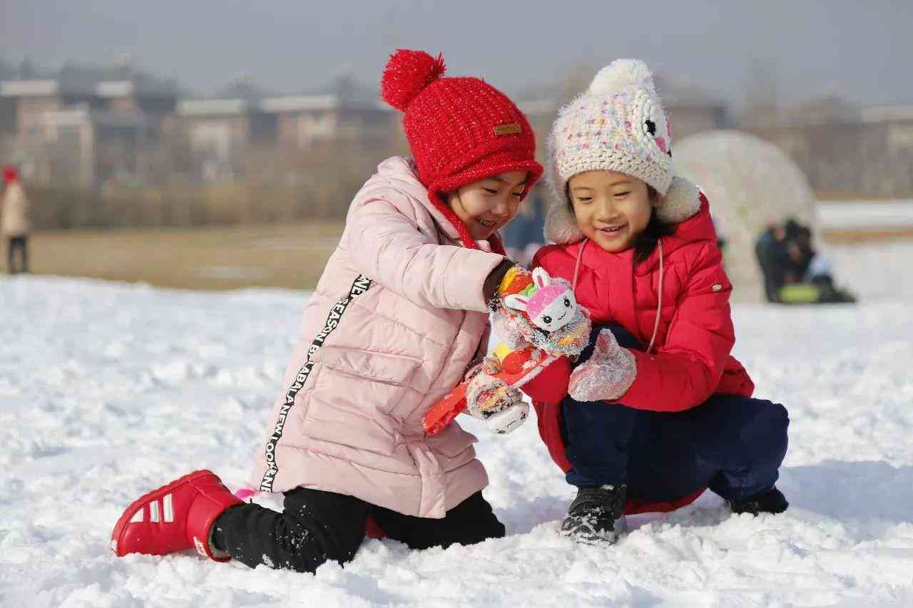 中国雪人次与雪场数据：冰雪运动场冰雪活动统计报告