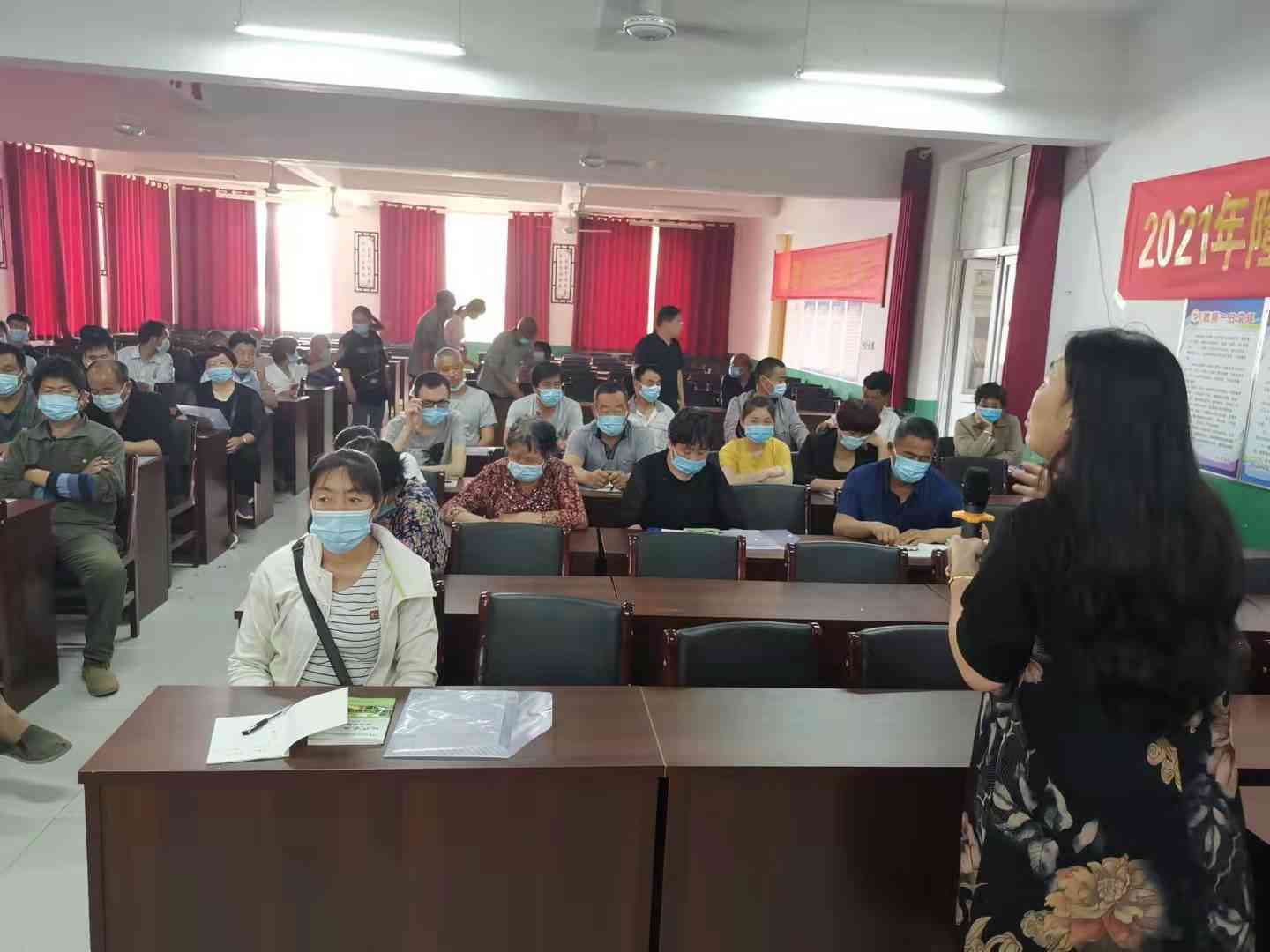 '超过51周岁女工能否申请工伤认定及赔偿：法律咨询解析女性工伤权益'