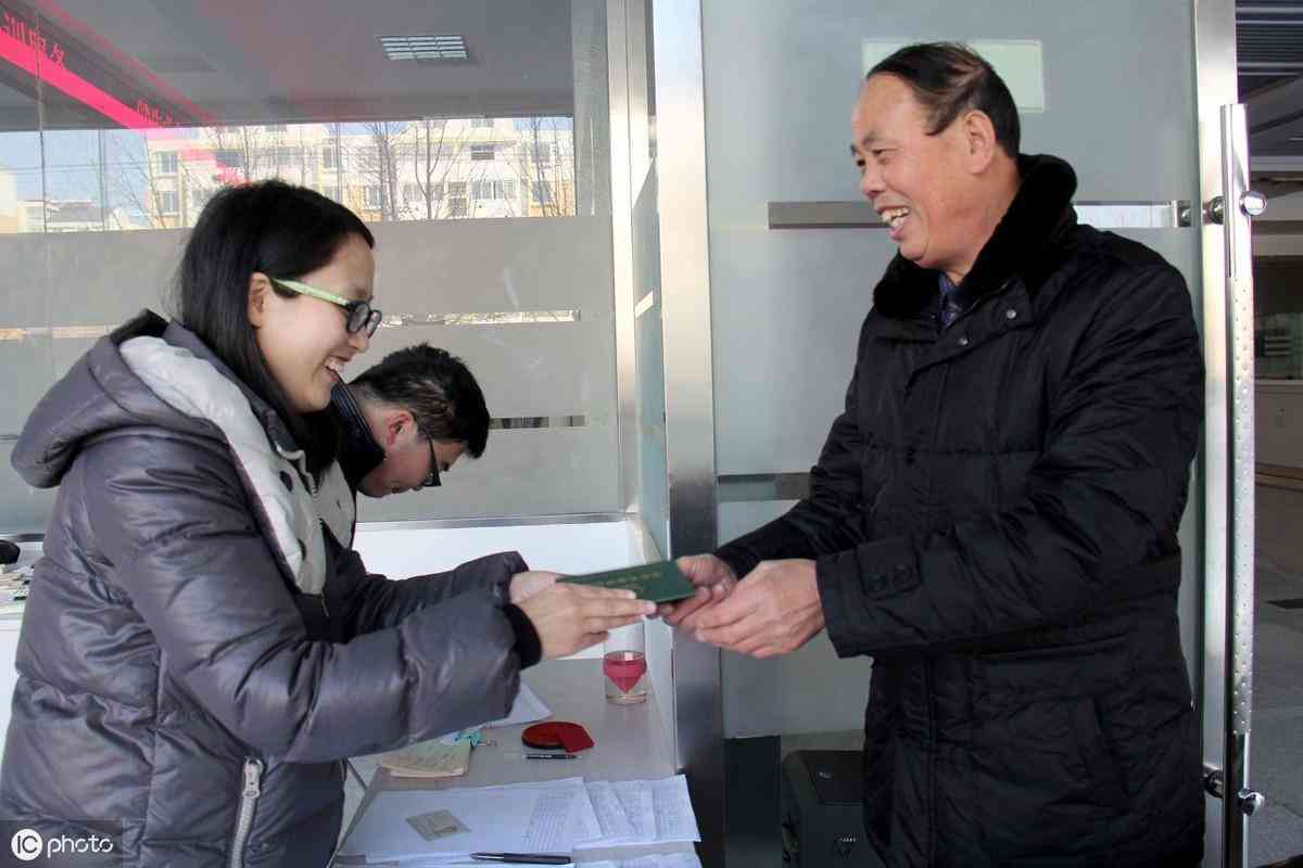 一人多岗怎么办：如何处理退休、合法性、及工资要求问题