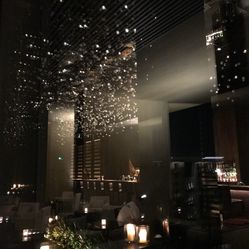 星空璀璨·旋转餐厅美食之旅：朋友圈独特文案分享