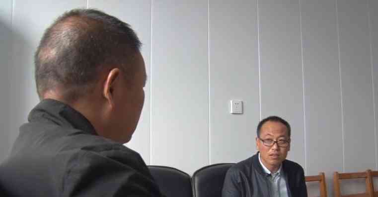 受伤什么程度算工伤：如何判定工伤及赔偿标准与报工伤条件