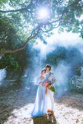 梦幻水彩风格：浪漫婚纱画意摄影
