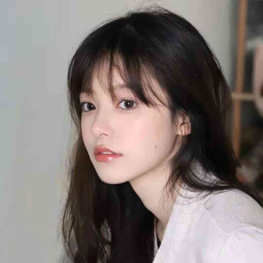 ai美女头像文案简短：美女头像朋友圈说说，爱美女生必备