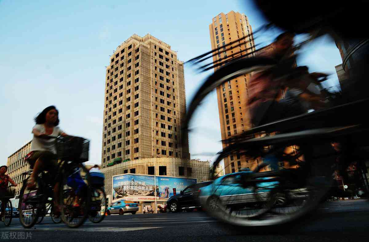 工伤认定全解析：上班途中、工作期间如何判定及应对工伤情况