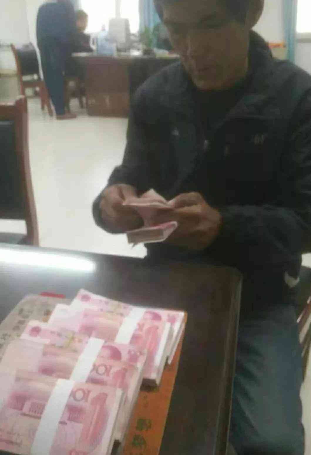 上班怎么认定工伤8级赔偿金及具体金额多少