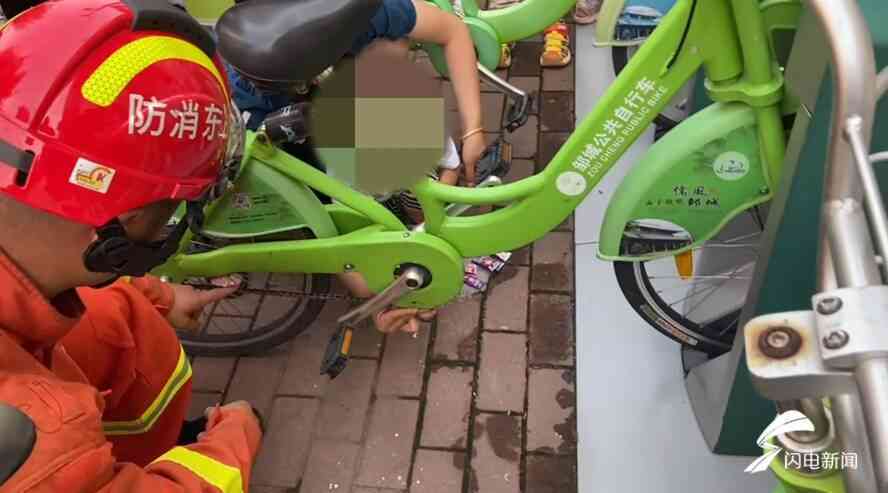 手指在工作中挤伤能否被认定为工伤及赔偿标准解析