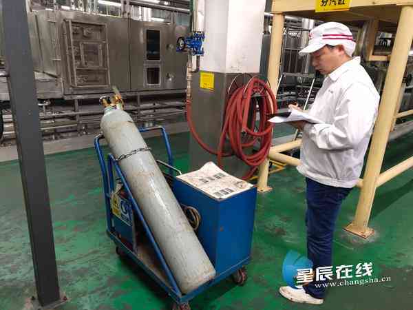工伤认定争议解决指南：上班摔伤单位不认定工伤时的应对策略与法律途径