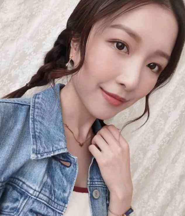 微信发朋友圈文案怎么特别人及隐藏可见，如何特好友或单独特一个人？