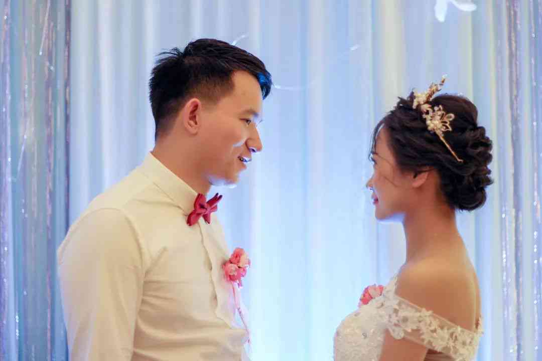 一站式结婚照片生成：涵定制婚纱照、证件照、全家福及各类婚礼摄影需求