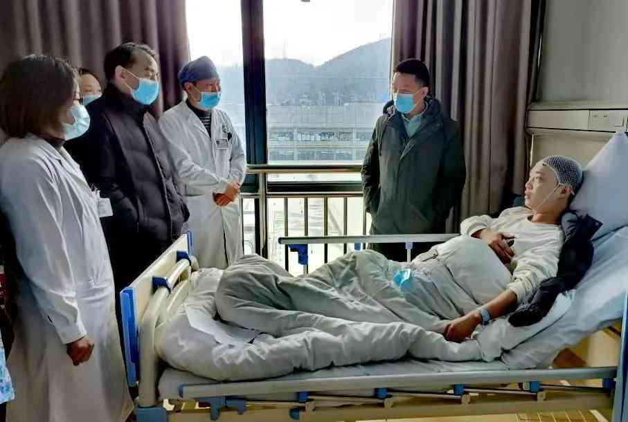 上班被打了怎么赔偿：员工受伤赔偿与补偿要求指南