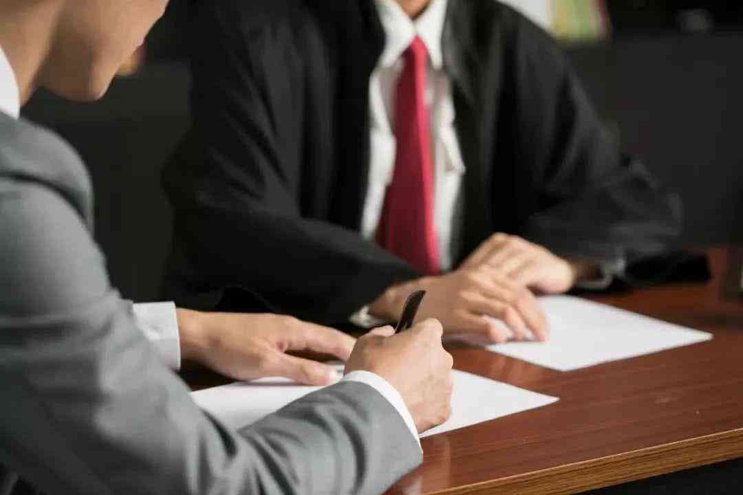 遭遇交通事故如何认定工伤：上班途中被车撞的工伤鉴定指南