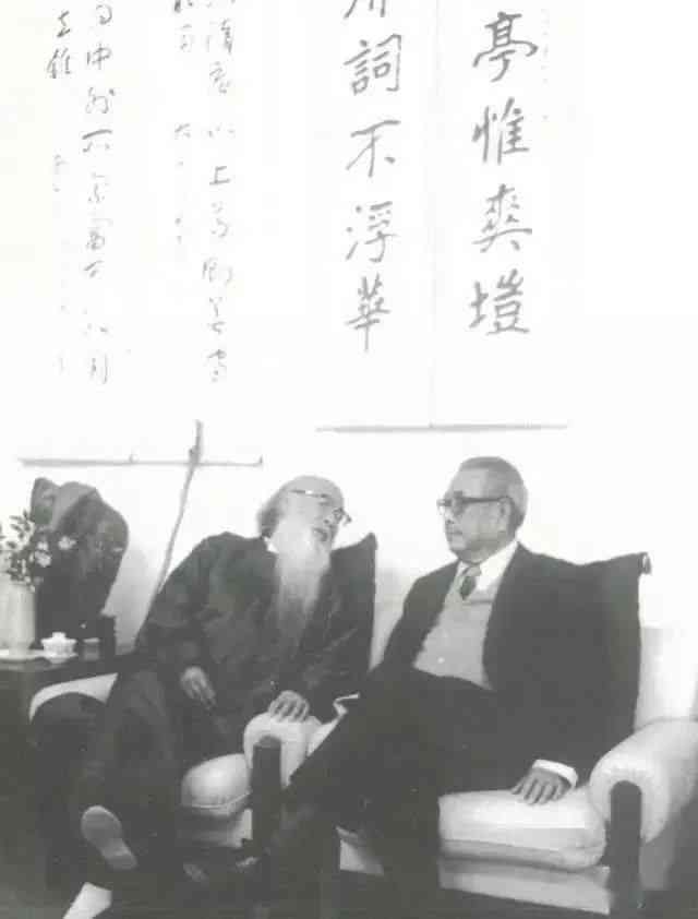 麦克阿瑟评论文案ai怎么写好看：如何提升撰写质量与吸引力